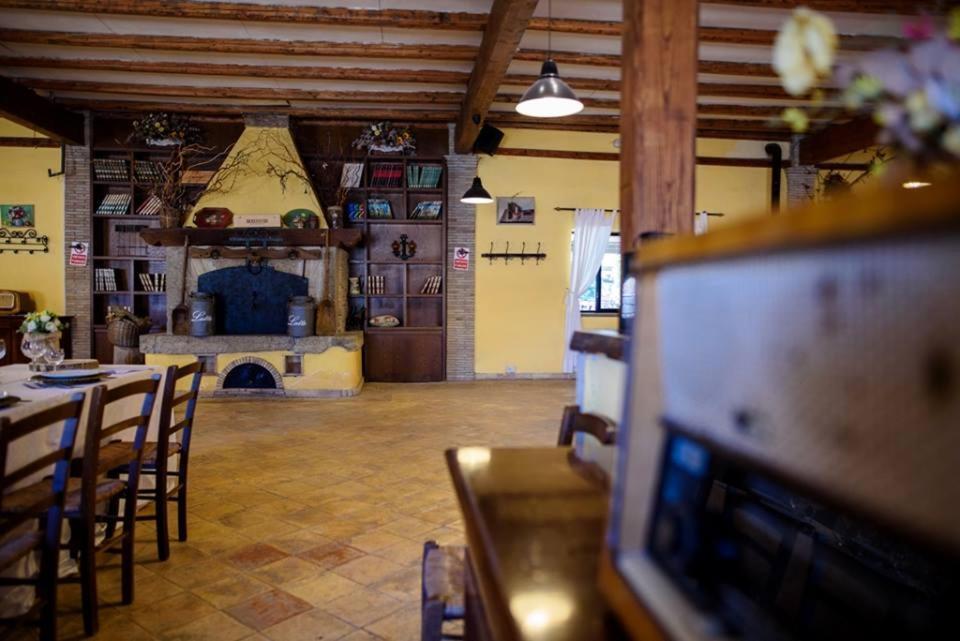 Agriturismo La Melazza Рим Екстер'єр фото